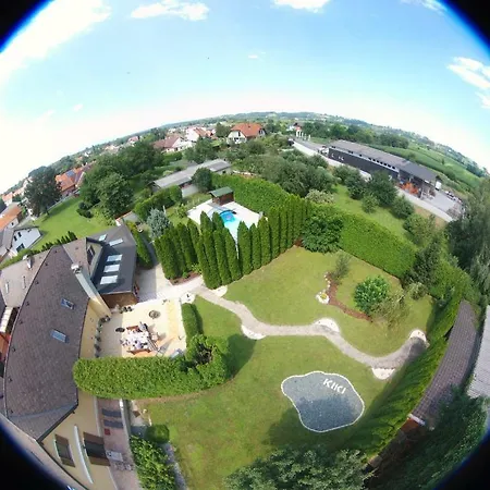 Kikis Apartment